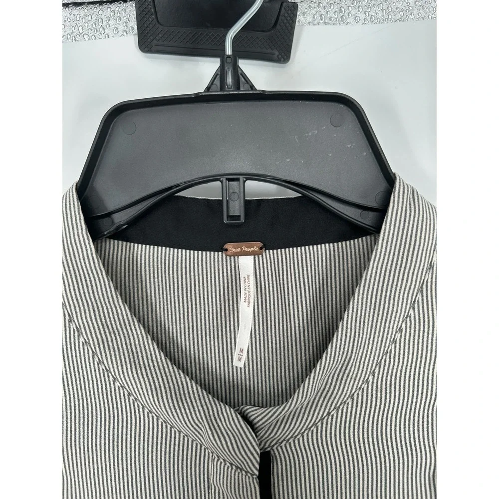 Free People Blouse Women's Medium Gray Black Striped‎ Long Sleeve Popover Top